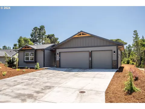2181 Royal St Georges Dr, Florence, OR 97439