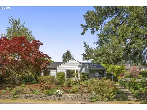 7109 SW Canyon Ln, Portland, OR 97225