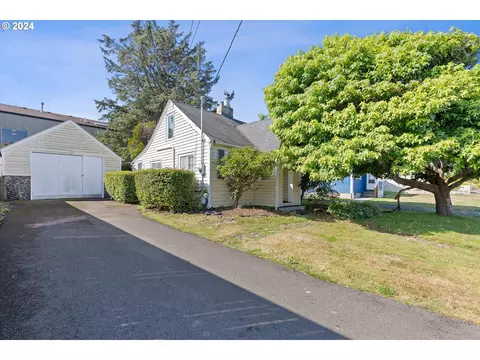 1540 NW 20th St, Lincoln City, OR 97367