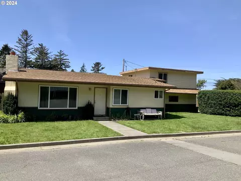 29370 Vera St, Gold Beach, OR 97444