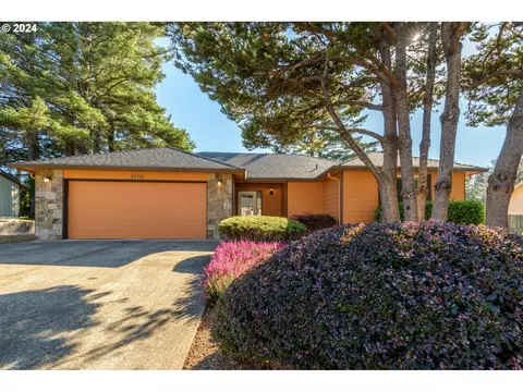 2574 NE 57th Ct, Lincoln City, OR 97367