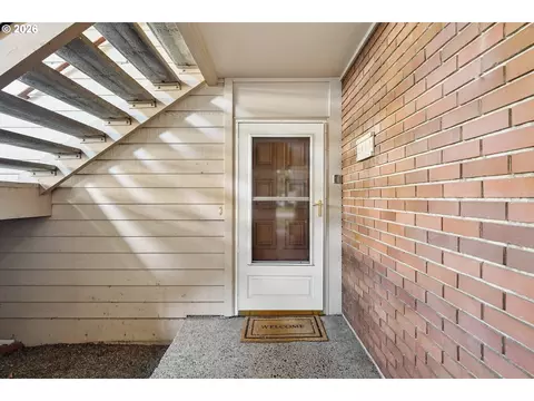 2465 Crestview Dr S, Salem, OR 97302