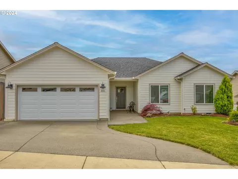 856 Sand Pines Ave, Sutherlin, OR 97479