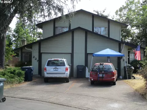227229 S 40th Pl, Springfield, OR 97478