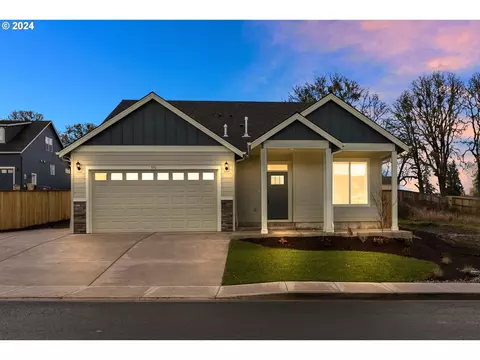 576 NE Fern Ave, Dallas, OR 97338