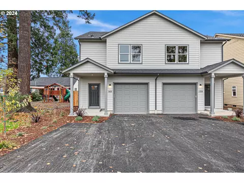 139 Sweet Ln, Cottage Grove, OR 97424