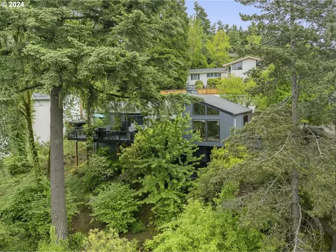 17802 Hillside Way, Lake Oswego, OR 97034