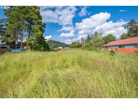 335 Cascade Dr #35, Lebanon, OR 97355