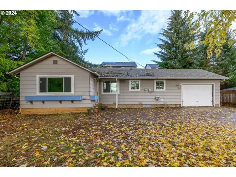 354 NW 5th St, Willamina, OR 97396