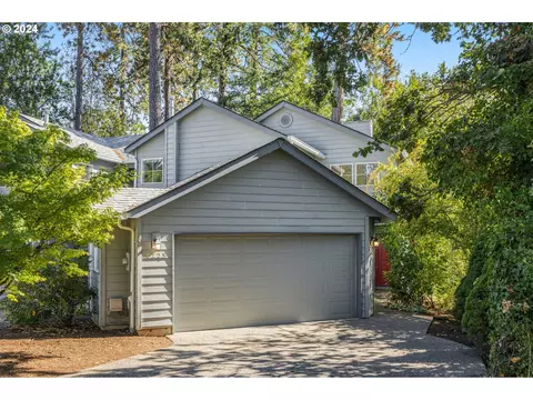 9223 SW Claridge Dr, Portland, OR 97223
