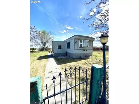 80697 Wagon Wheel Loop, Irrigon, OR 97844