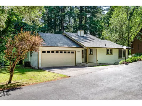 2923 Riverview St, Eugene, OR 97403