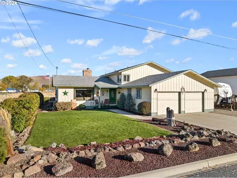 520 Foothill Dr, Baker City, OR 97814