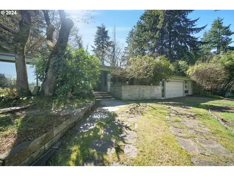 3624 Agate St, Eugene, OR 97405