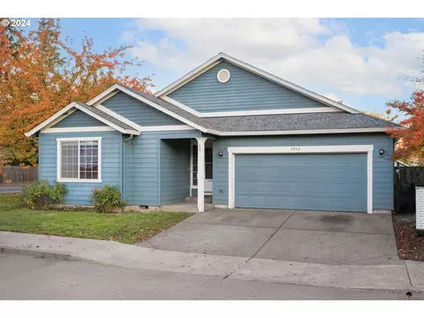 2962 Walnut Ct, Hubbard, OR 97032