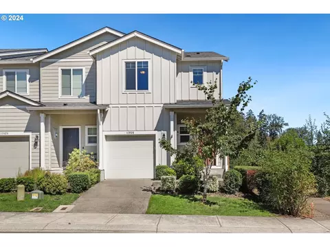 12036 SW Pond Ln, Portland, OR 97224