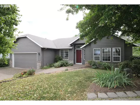 1041 SW Arrowhead Pl, Dundee, OR 97115