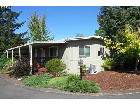 1800 Lakewood Ct #128, Eugene, OR 97402