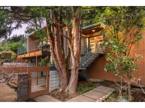 900 SW 83rd Ave, Portland, OR 97225