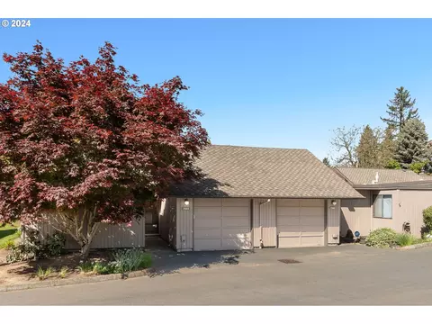 7984 SW Scholls Ferry Rd, Beaverton, OR 97008