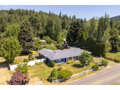 4320 Leasure Dr, Mount Hood, OR 97041