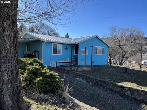 304 SE Hillcrest Dr, John Day, OR 97845