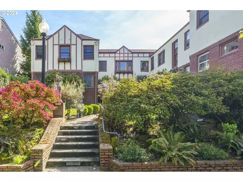 1526 NE 24th Ave #102, Portland, OR 97232