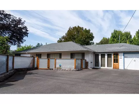 11 Valley View Dr, Medford, OR 97504