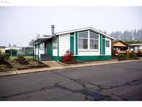 658 S 57th St #88, Springfield, OR 97478
