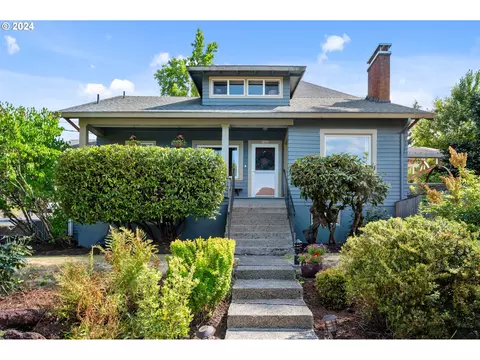 5406 SW Florida St, Portland, OR 97219