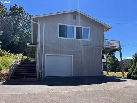 1277 SE Washington Ave, Roseburg, OR 97470