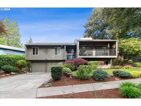 21285 SW Killarney Ln, Tualatin, OR 97062