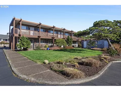 48250 Breakers Blvd #3, Neskowin, OR 97149