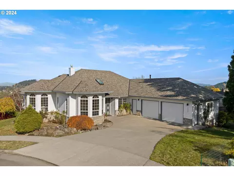 1932 SW Phyllis Pl, Gresham, OR 97080