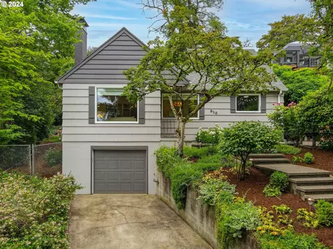 810 Mcgilchrist St SE, Salem, OR 97302