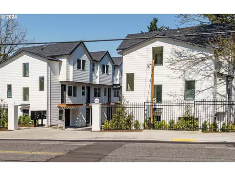 6379 E Burnside St, Portland, OR 97215