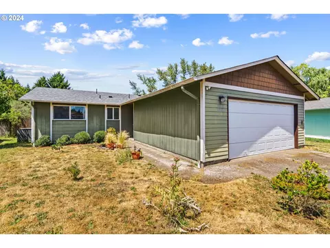 4462 Hilton Dr, Eugene, OR 97402 photo 1