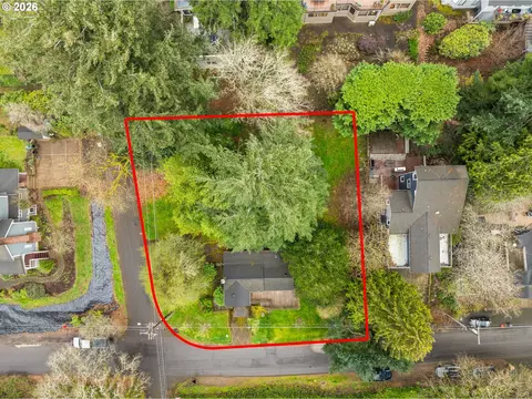1408 Pine St #8/9, Lake Oswego, OR 97034