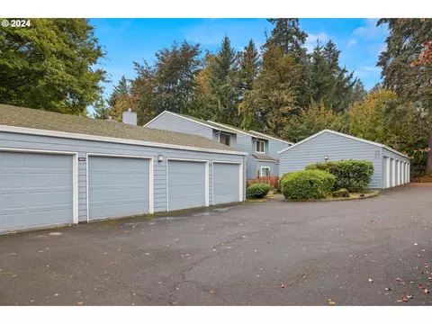 10630 SW Del Monte Dr, Portland, OR 97224