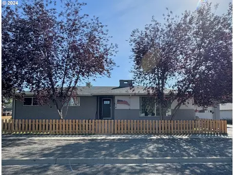 2425 C St, Baker City, OR 97814