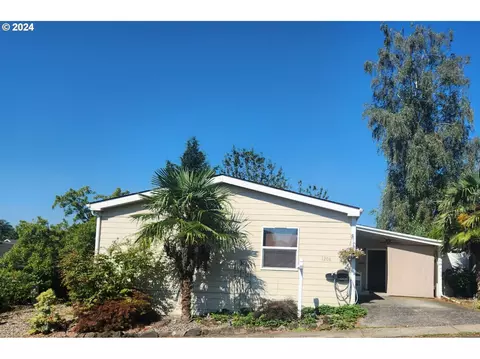 1208 W C Ave, La Center, WA 98629