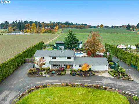 15620 NEilers Rd, Aurora, OR 97002