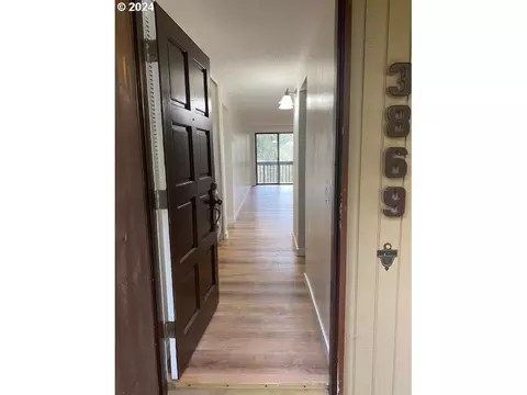 3869 Colony Oaks Dr, Eugene, OR 97402 photo 1