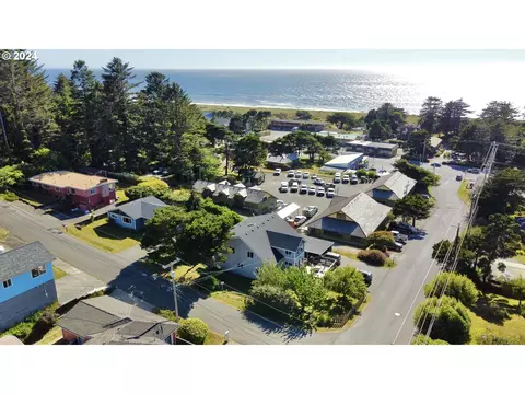 94166 11th St, Gold Beach, OR 97444