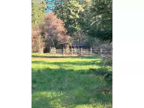90314 Baker Rd, Elmira, OR 97437