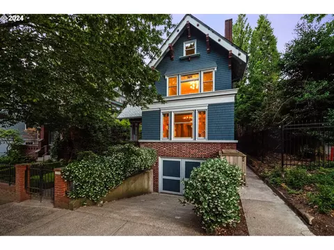 2226 SW Main St, Portland, OR 97205