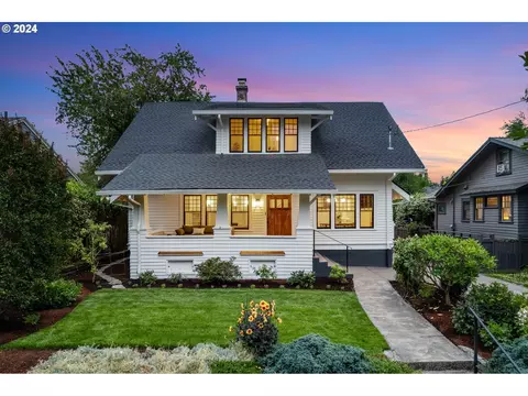 3574 NE Stanton St, Portland, OR 97212