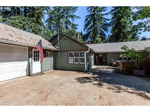 1955 Graham Dr, Eugene, OR 97405