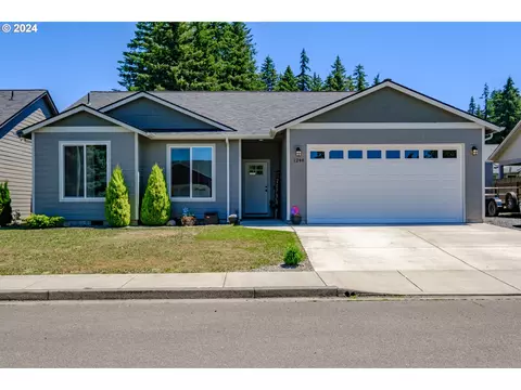 1248 SW 3rd Ave, Mill City, OR 97360