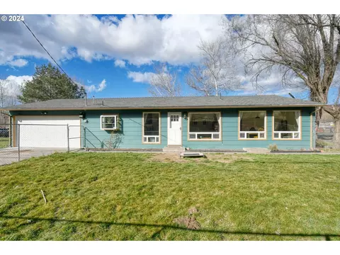 46137 Adams Rd, Pendleton, OR 97801